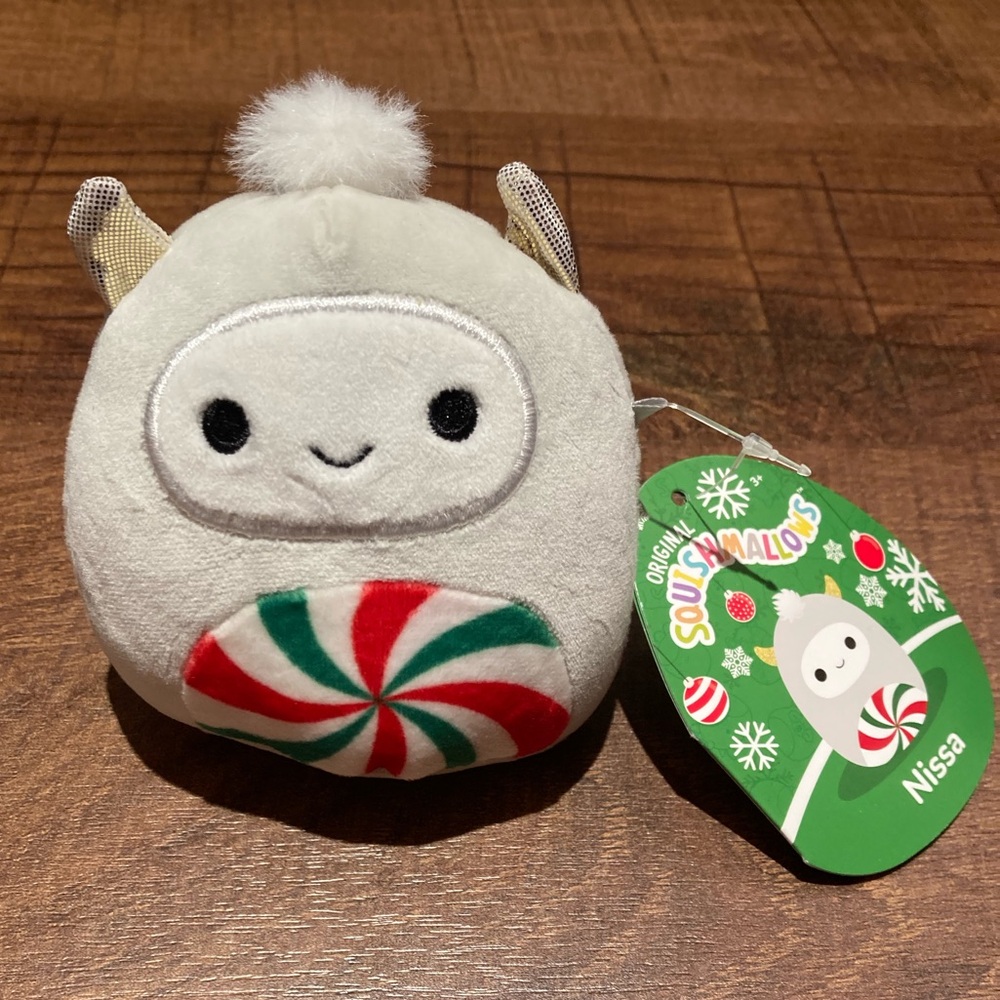 Squishmallows Nissa The Christmas Yeti 4” NEW w/ Tags